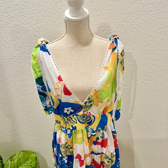 CHELSEA & VIOLET Cecily Printed Empire Waist V-Neckline Sleeveless Maxi Dress. - Picture 4 of 10